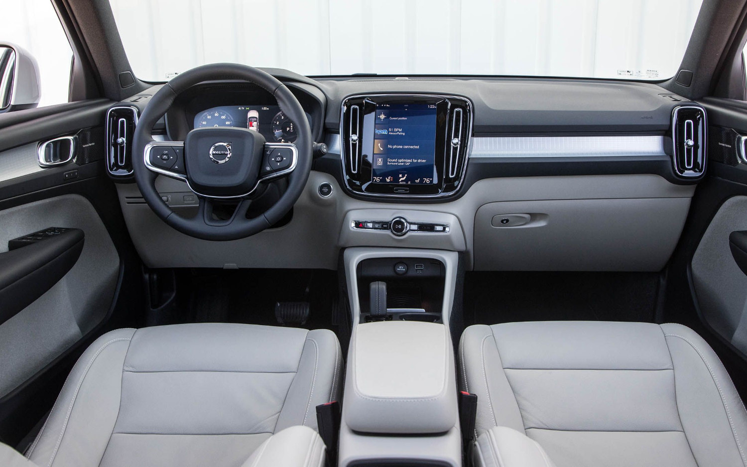 Volvo Xc40 2022 Interior Comparison - Volvo XC40 T5 Inscription 2020 - vs - Lexus LF-Z